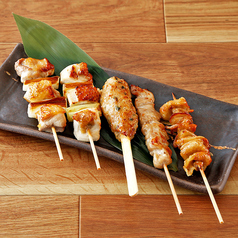 軍鶏串3種と焼き鳥盛合せ