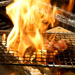 【宮崎の焼き鳥】炭と豪快な炎で焼き上げたジューシーで香ばしい一品です！ぜひ一度ご賞味ください◎