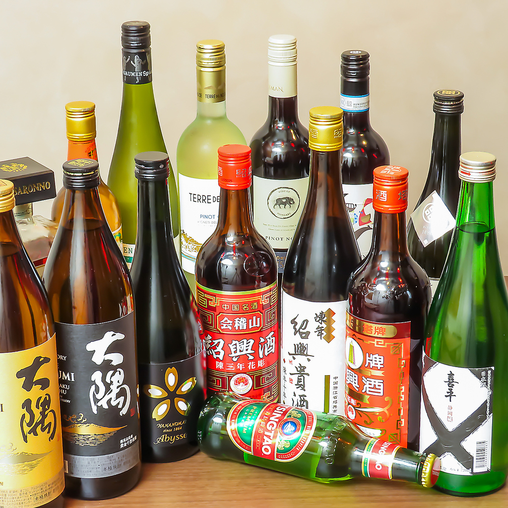 豊富なドリンクをご用意。紹興酒など美味しいお酒を片手に本格中華を囲めば、会話も自然と弾みます。