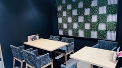 広めのテーブル席