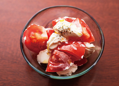 トマトとサワークリームのスイートカプレーゼ