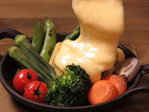 【チーズ好きにおすすめのお店♪】2名様お野菜とチーズ2000円、3500円(税抜)コース◎