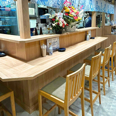 カウンター席は、お1人様～4名様までご利用いただけます。