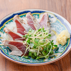 薬味たっぷり鰹のタタキ