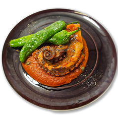 溺れダコと土佐甘とうのトマト煮込み