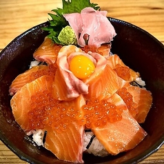 ランチタイムから満喫できる贅沢な各種丼をご用意☆