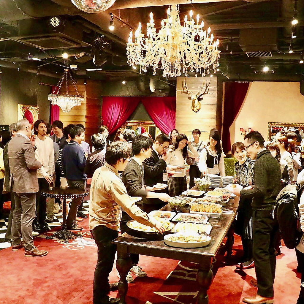 着席最大100名、立食最大150名可！ビュッフェまたは大皿シェアをお選びください♪