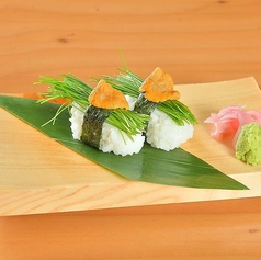 うに芽ねぎ握り(2貫)