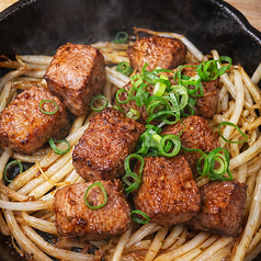 ガーリックバターのサイコロステーキ