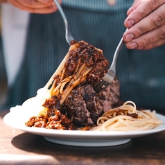  見たことのない料理を堪能できる