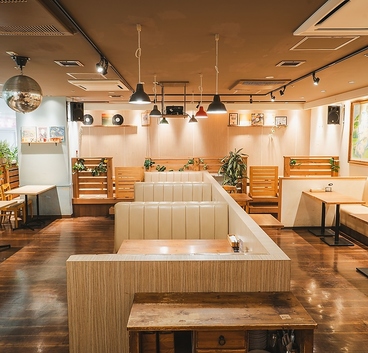 瓦 kawara CAFE&KITCHEN 吉祥寺PARCO店の雰囲気1
