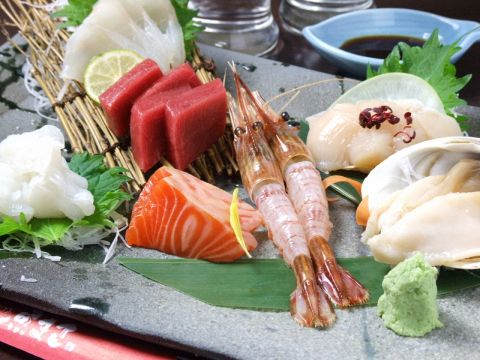 近海の鮮魚をはじめ、より選りのお造りをご用意！