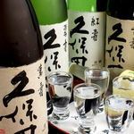 看板メニューの串カツともよく合うお酒は種類豊富。