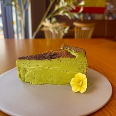 宇治抹茶バスク風チーズケーキ