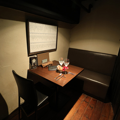 一部屋のみのゆっくりできるＶＩＰ個室です！お祝い事やカップルさんにおすすめです♪個室は他のお客様からさえぎられたお二人だけの空間となっていますがピアノ演奏の音は綺麗に聞こえますのでご安心下さい。