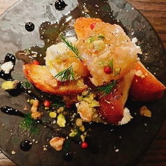 焼き林檎とモッツァレラチーズの蜂蜜マリネ