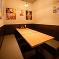 6名～8名様用完全個室木の温もりを感じられる空間で、ゆっくりと地鶏料理をお楽しみください。