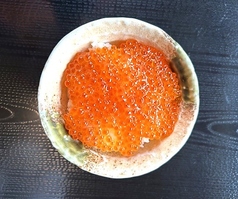 いくらのキラキラ丼