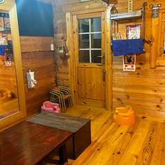 地域の集まりや町内のイベント、親しい方とのお祝いごとなどに25名様以上で貸切利用可能です。アットホームな雰囲気の中で、気兼ねなくゆったりとお過ごしいただけます。まずはお気楽にご相談ください。