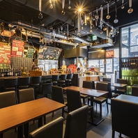 カジュアルながら、ゆったり過ごせる店内