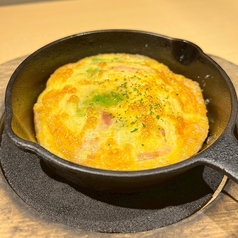 季節の食材とベーコンのオムレット