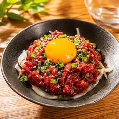 馬肉ユッケ