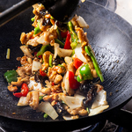 本場熟練シェフによる本格エスニックアジアン料理をお楽しみください