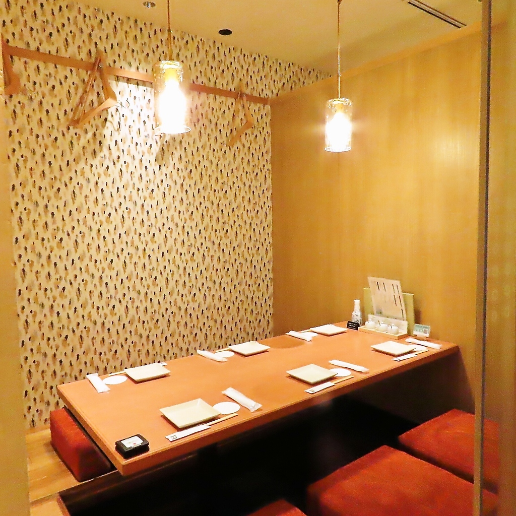 個室は大小様々！！女子会や飲み会など、シーンに合わせて最適な個室にご案内いたします。