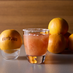 卓上で完成するソルティドッグ