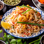 海鮮焼きビーフン“パッタイ”海老など海鮮ともちもちの麺を特製ソースで炒めたタイ風焼きそば