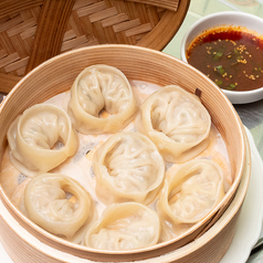 ふんわりモチモチ◎韓国料理の定番！本場の【蒸しマンドゥ】の写真