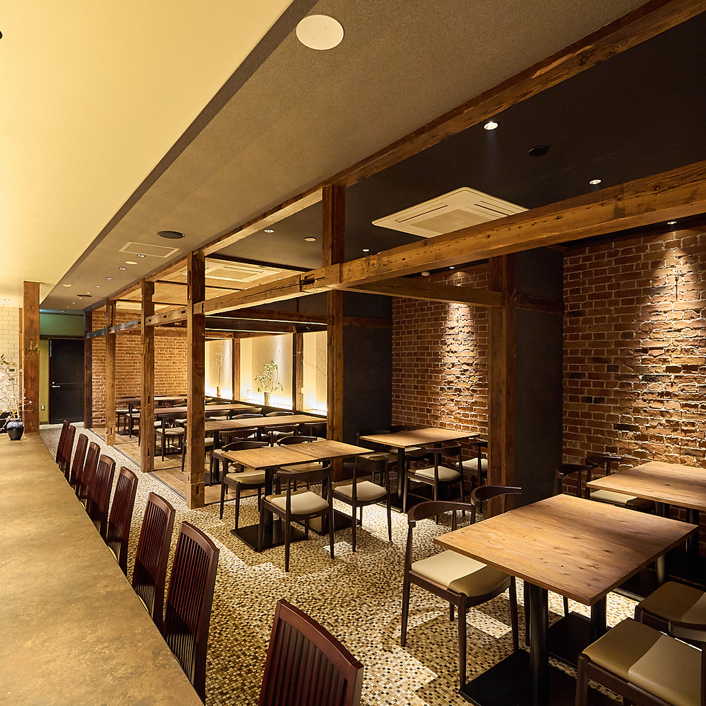 「食」を楽しむ。「和」を感じる。「愛媛」に触れる。愛媛の魅力と素材本来の美味しさを提供します。