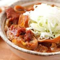 60年以上変わらない伝統の味！「牛スジもつ煮込み」