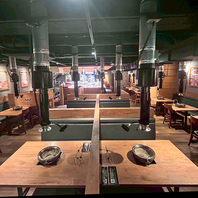 ゆったり落ち着いた空間で味わう炭火網焼ジンギスカン！