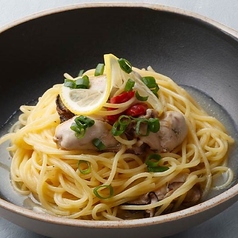 牡蠣たっぷりとレモンのペペロンチーノ