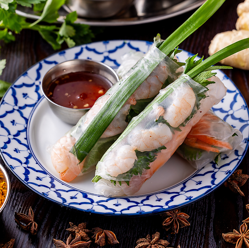 ベトナム風生春巻き“ゴイクン”海老と野菜をたっぷりまいたヘルシーな春巻き。