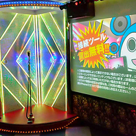 大型のスクリーンを導入しているお部屋もございます♪