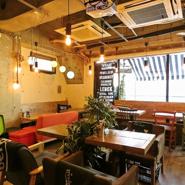 リゾットカフェ 東京基地 渋谷の雰囲気1