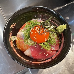 彩り豊かな海鮮丼