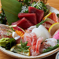 鮮度抜群の刺身と藁焼きの薫り、魚の旨味を引き出す