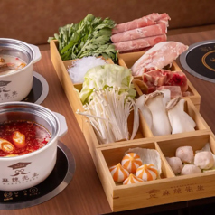 契約農園直送の新鮮野菜と現地仕入れの高級薬膳香辛料◎