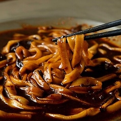 和牛すじ黒カレーきしめん