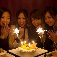 【西新宿直結 少人数貸切可】カラオケ飲み放題2000円 131music barの特集写真