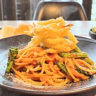 旬の食材を使った創作パスタ