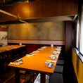 神保町・御茶ノ水駅近で大人数でのご宴会をお考えの方は是非当店では、2名～団体様まで個室席でしっかりとご案内可能です!!扉付きの完全個室で、都会の喧騒を忘れて優雅なひとときをお楽しみください♪団体幹事様必見の幹事様無料クーポンもご用意♪貸切での対応も可能となっております!!