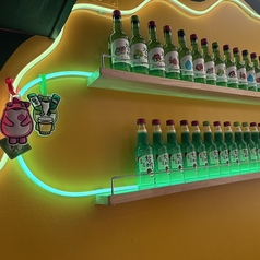 店内は温かく落ち着いた雰囲気のある内装で、ゆったりとした時間をお過ごしいただけます。ディナー営業中★韓国料理をぜひ一度お召し上がりください。お客様の笑顔のために美味しい料理を作ってお待ちしております♪ランチは土日祝のみ営業中です◎