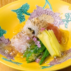 鱧の焼霜　土佐酢のジュレがけ