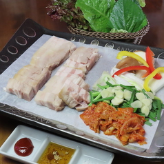 ライブ感のサムギョプサルと野菜たっぷりの工夫