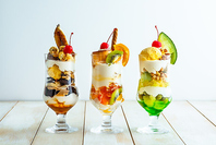 昭和レトロを感じる3種類のパフェ 