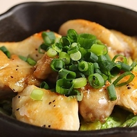 熱々のまま楽しむ！スキレットで提供される創作料理